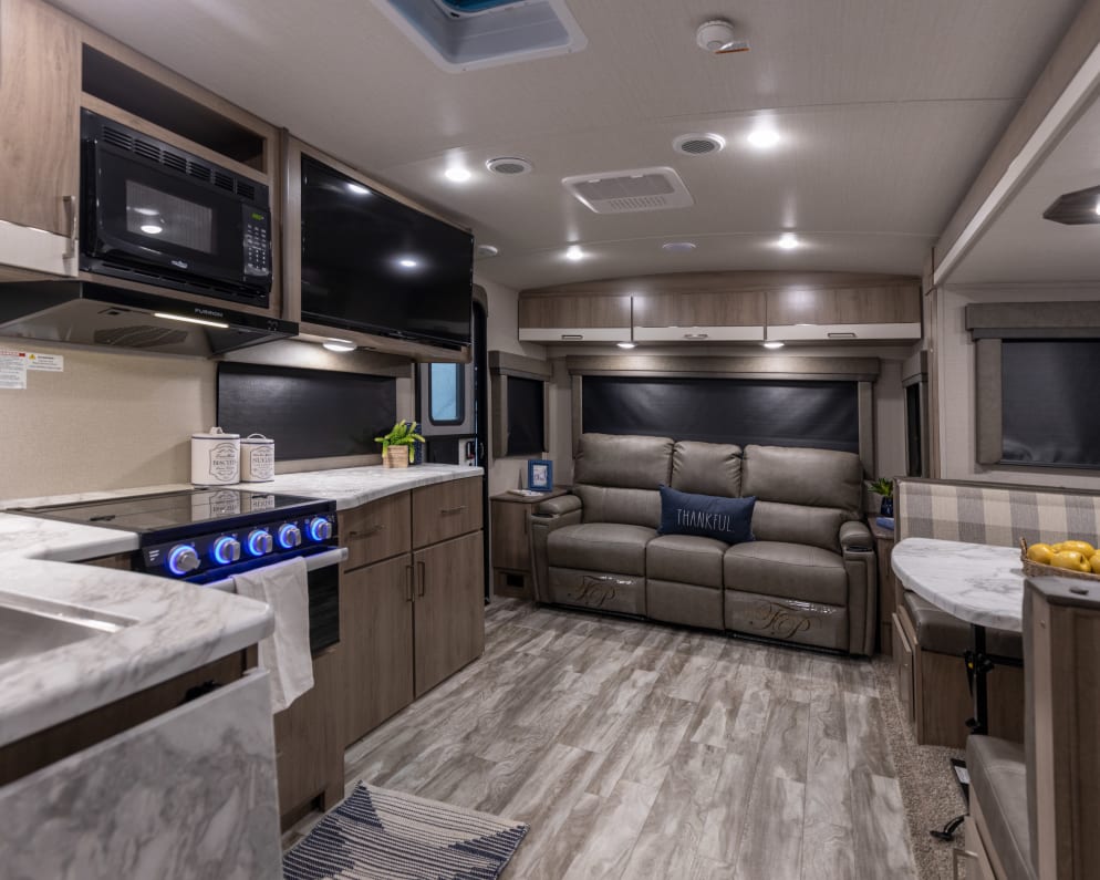 Travel Trailer RV for Rent in Burleson, Texas