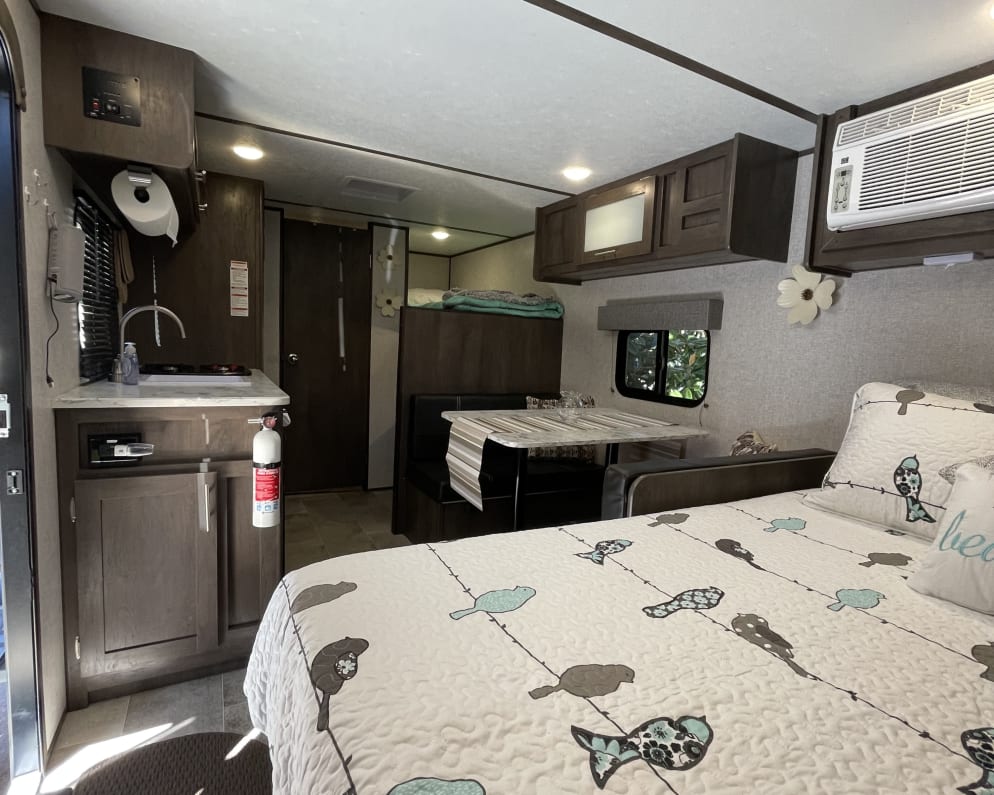 2022 Coleman Lantern  by Dutchmen for rent in 32563