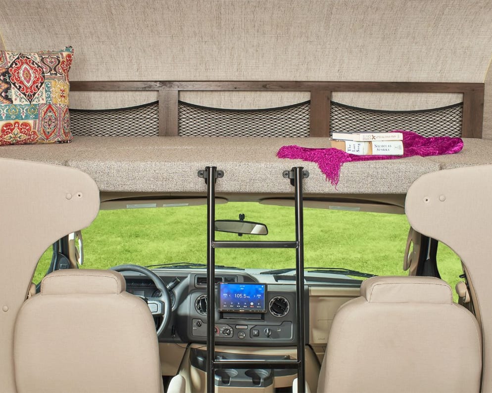 2022 Class C RV for Rent in Lanoraie, Quebec