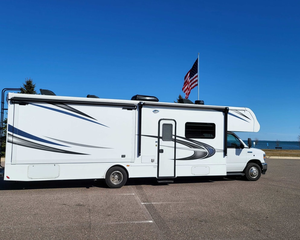 2022 Nexus RV Phantom available for rent in Chesterfield Michigan