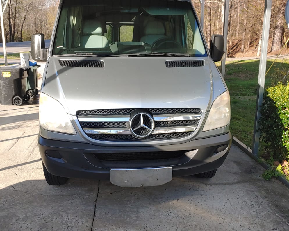 2010 Class B RV for Rent in Apison, TN