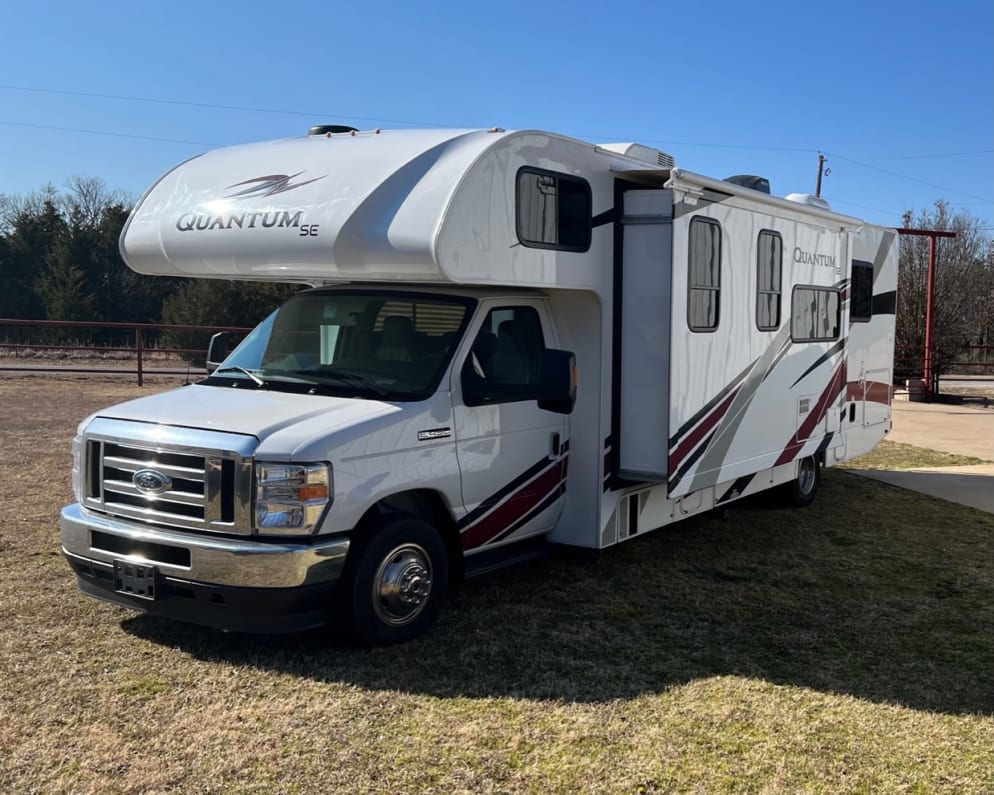 2021 Thor Quantum available for rent in Tulsa Oklahoma