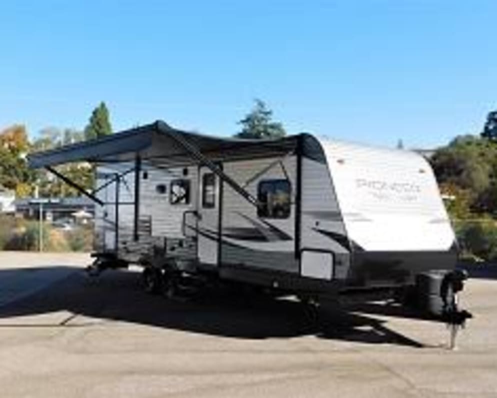 2018 Pioneer  by Heartland RVs for rent in 34744