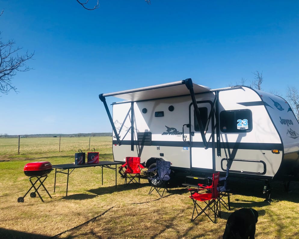 Grab the hamburgers and hotdogs and let&#39;s do some Grilling on this BBQ grill (included in the rental)