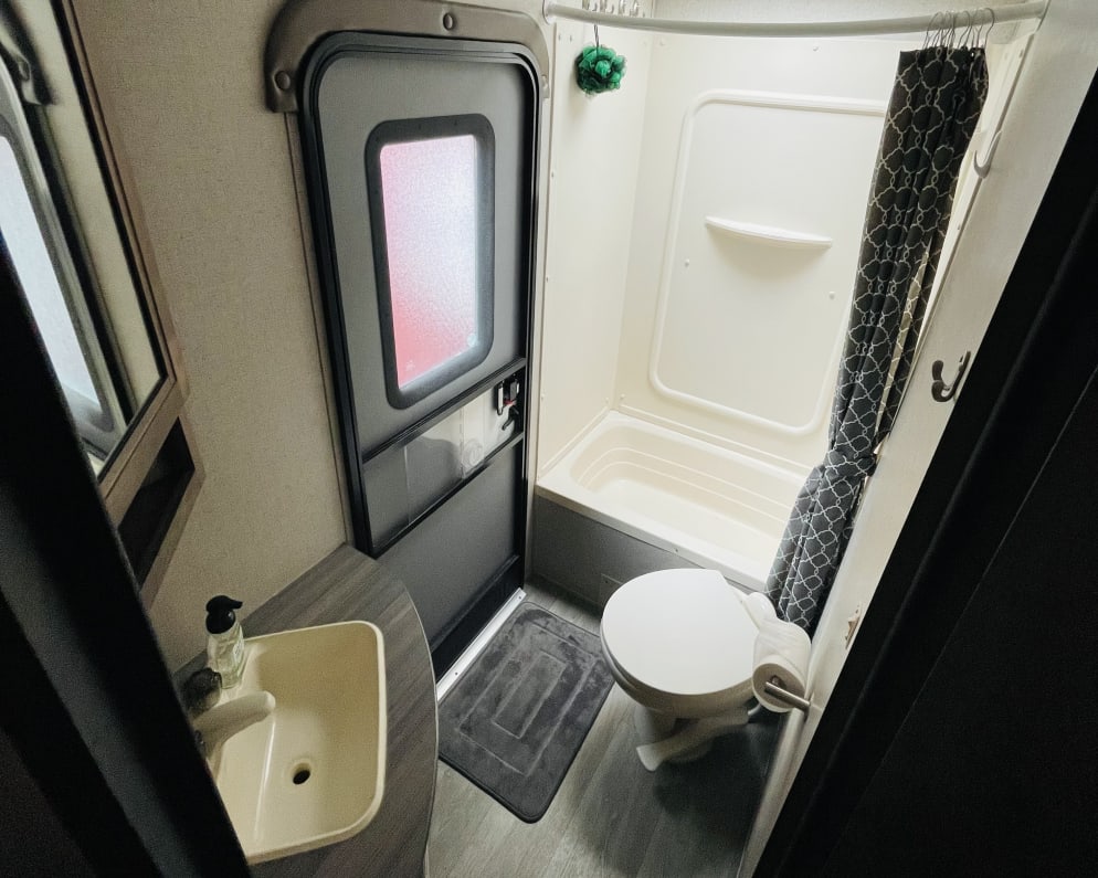 2018 Coleman Light LX  by Dutchmen for rent in 30506