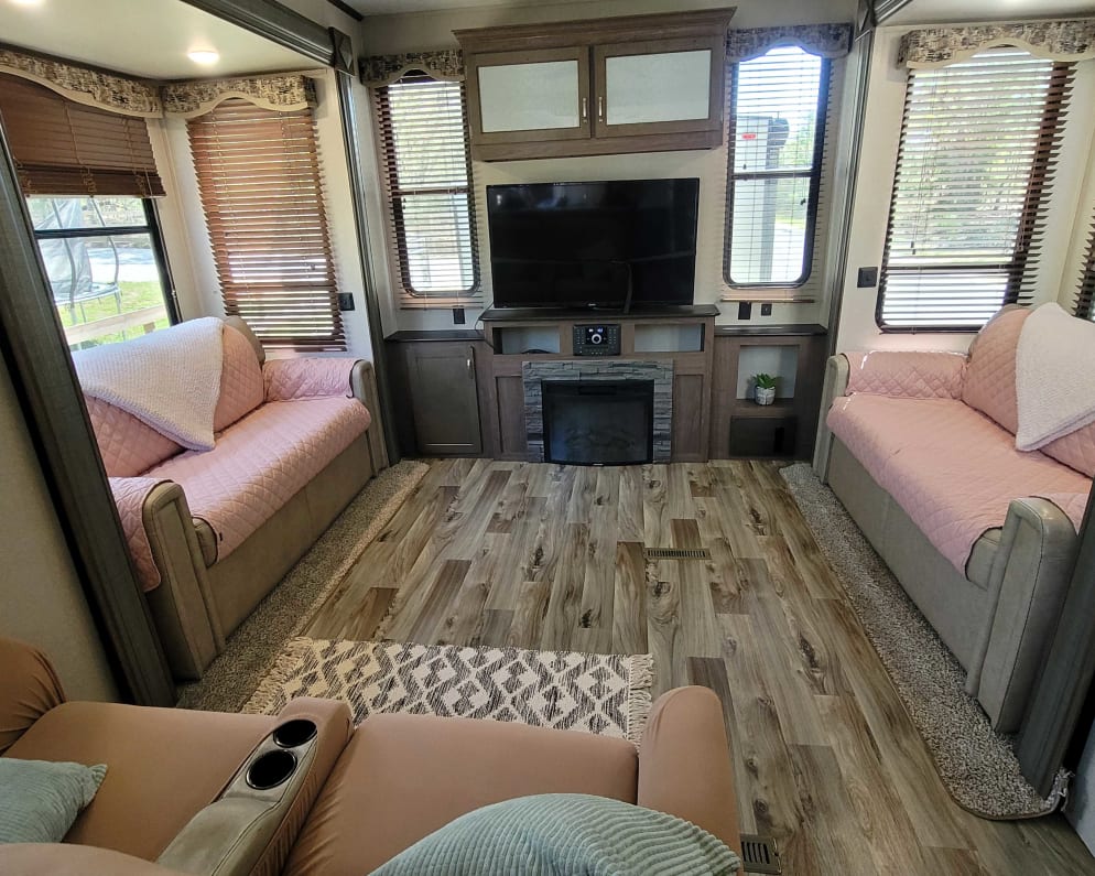 2019 Travel Trailer RV for Rent in Citrus Springs, Florida
