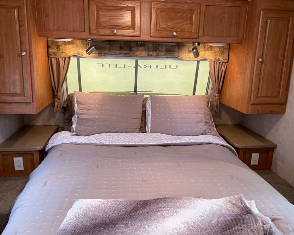 2009 Forest River Rockwood Ultra Lite available for rent in Sterling Alaska