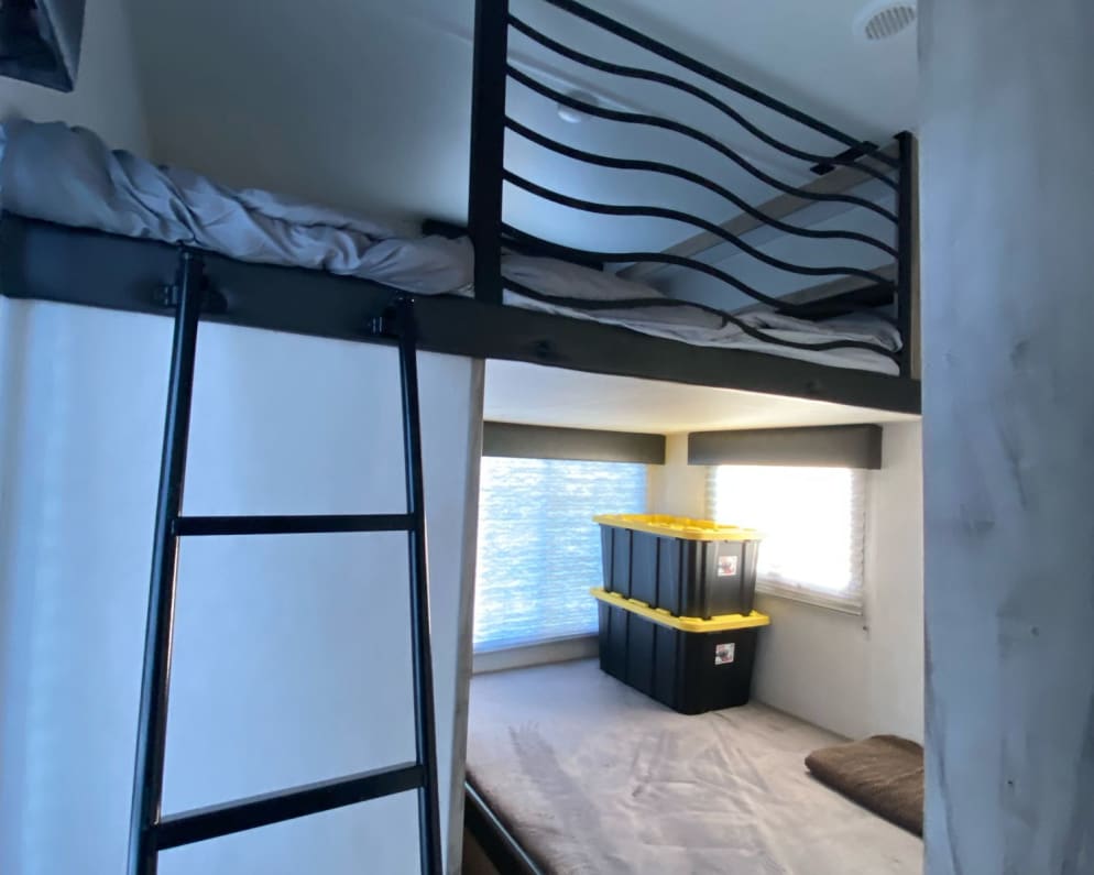 2021 Arctic Wolf 3770 Suite  by Forest River for rent in 43135