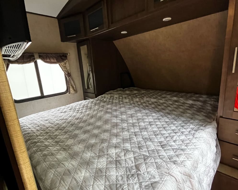 2015 Surveyor  by Forest River for rent in 30813