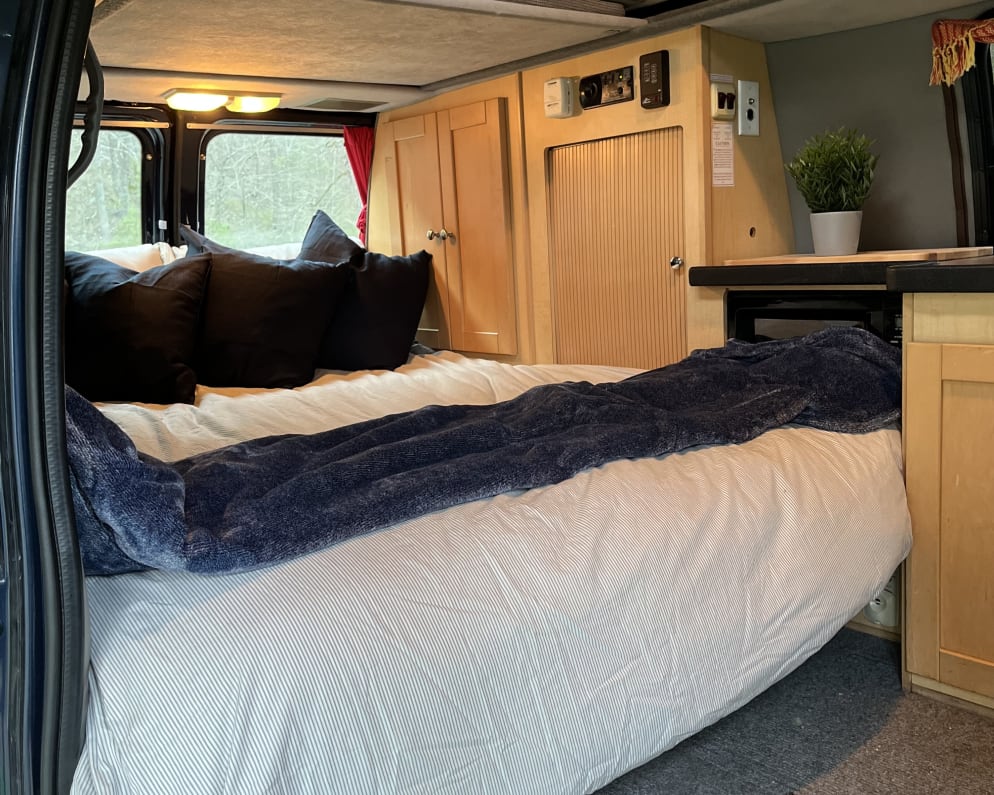 2003 Pleasure Way Traverse available for rent in St Paul Minnesota