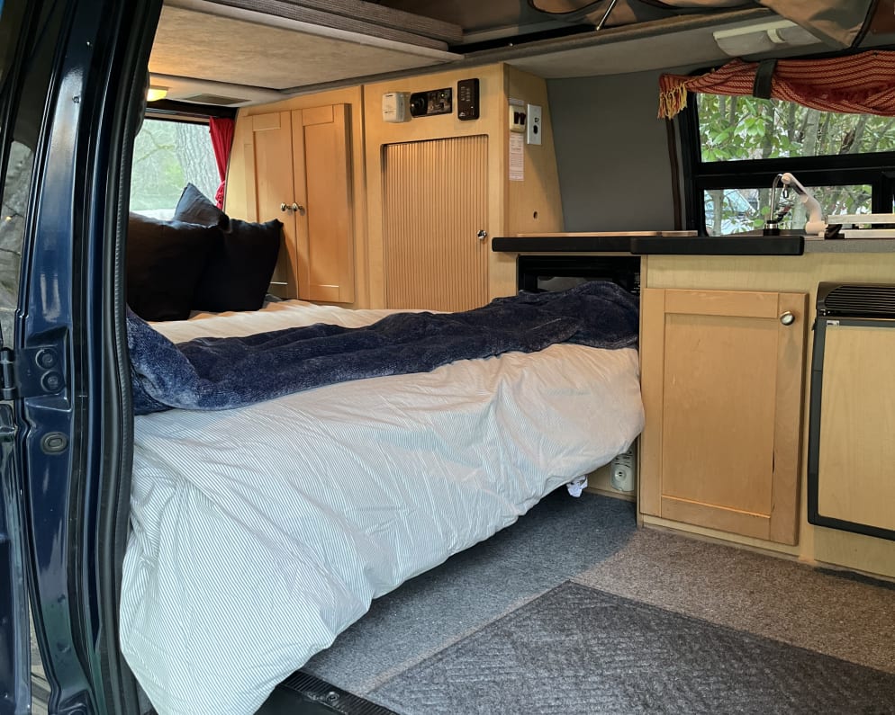 2003 Pleasure Way Traverse Class B for rent in St Paul Minnesota