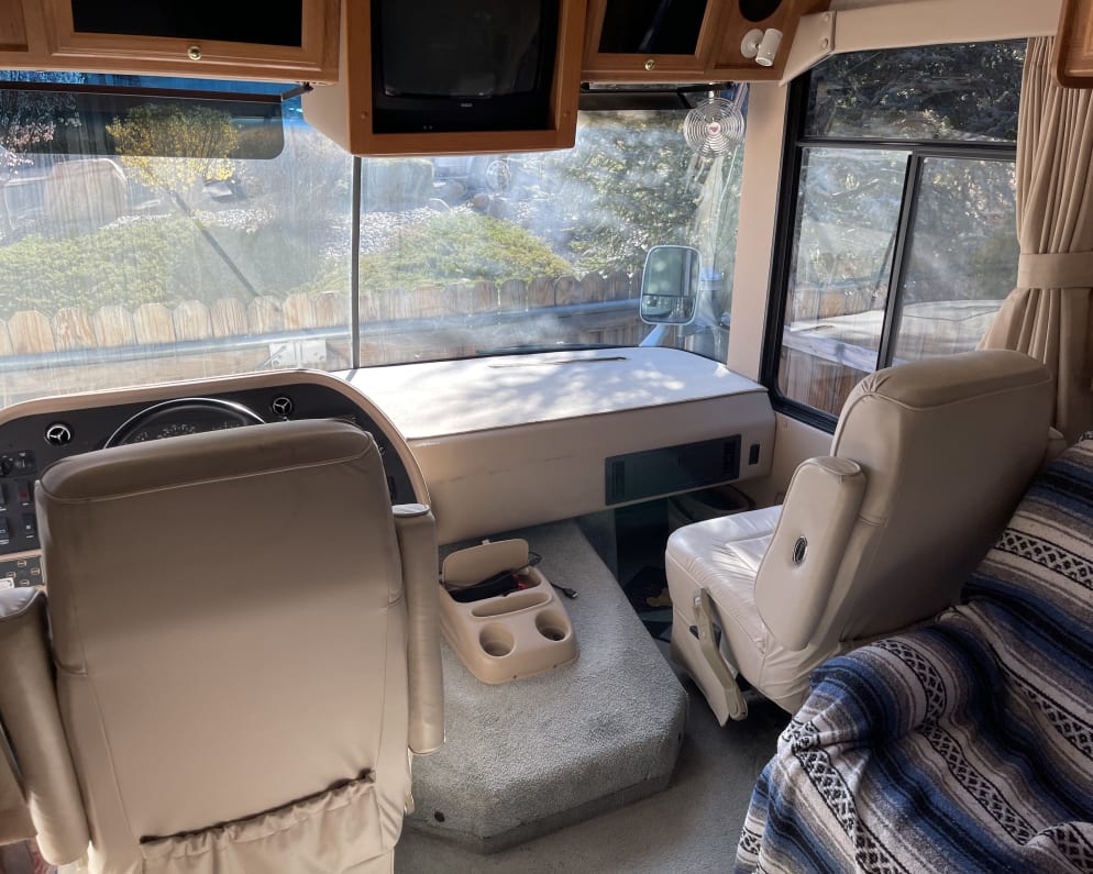 2002 Landau  by Georgie Boy for rent in 89506