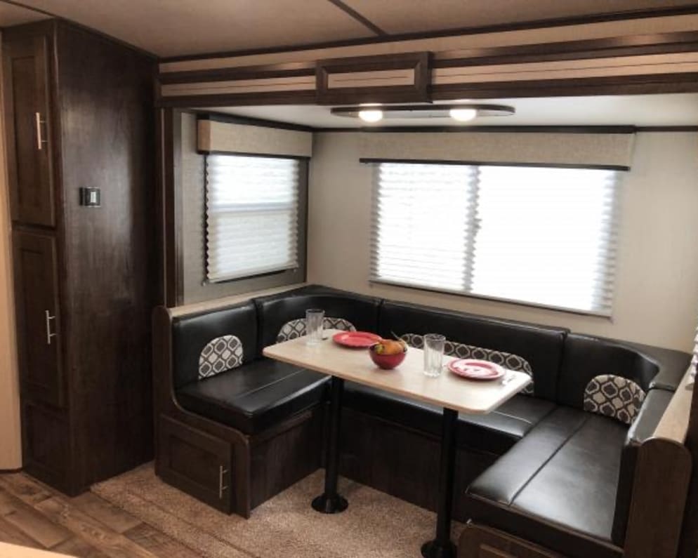 2019 Travel Trailer RV for Rent in Ontario