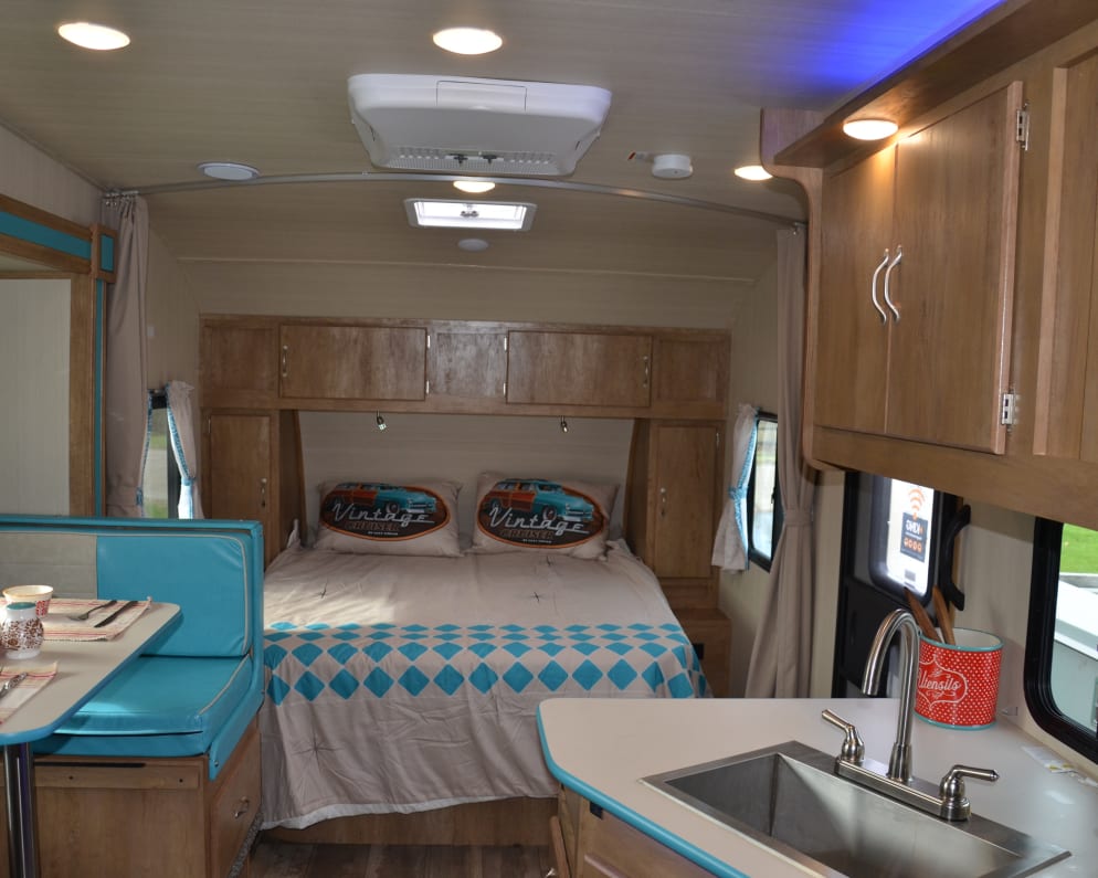 2022 Gulf Stream Vintage Cruiser 23 QBS Travel Trailer for rent in Milton Vermont