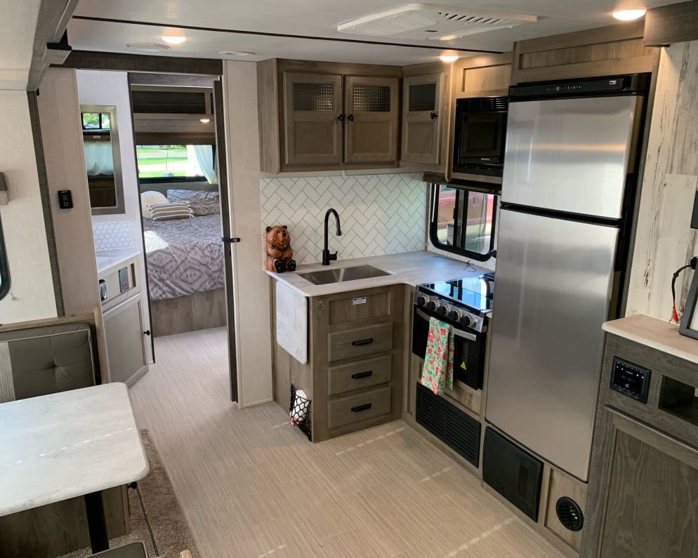 2021 Surveyor Legend 296QBLE  by Forest River for rent in 95240