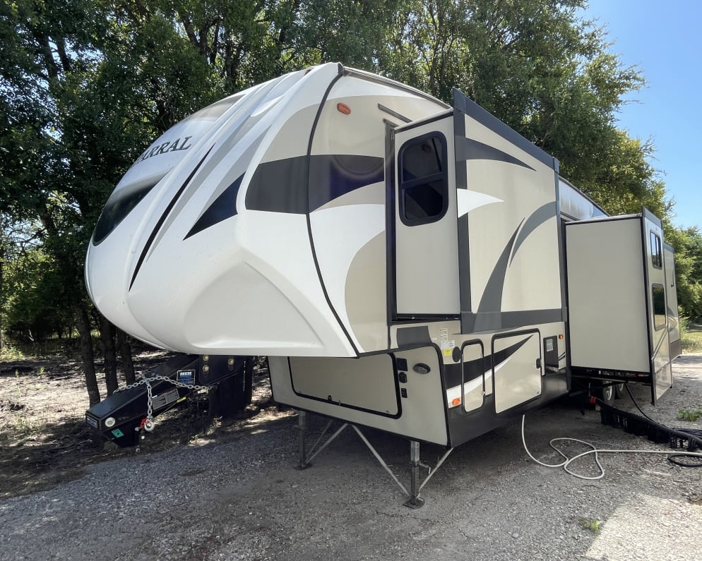 2017 Coachmen Chaparral  by Forest River for rent in 76234