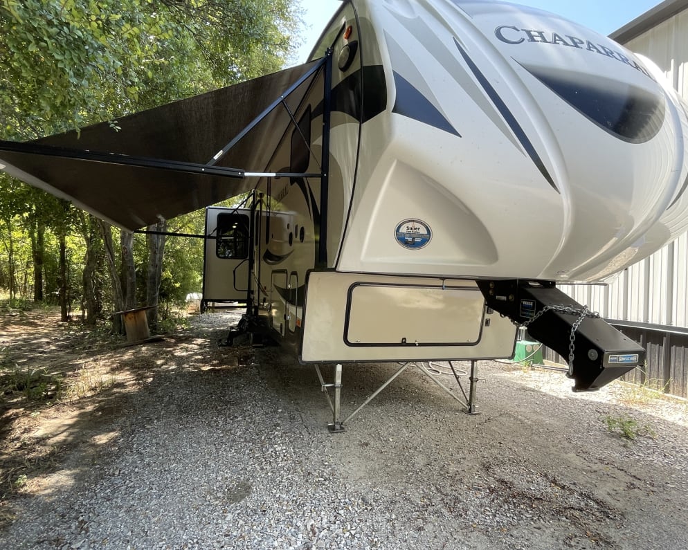 2017 Forest River Coachmen Chaparral Fifth Wheel for rent in Decatur Texas