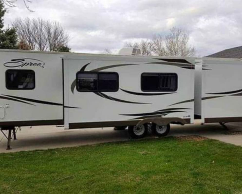 2014 Spree Spree Trailer Travel Trailer for rent in Spirit Lake Iowa