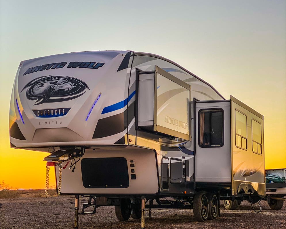 2018 Forest River Cherokee Arctic Wolf Fifth Wheel for rent in La Quinta California