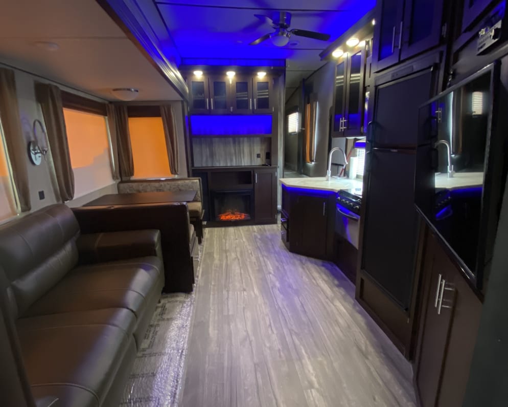 2018 Cherokee Arctic Wolf  by Forest River for rent in 92253