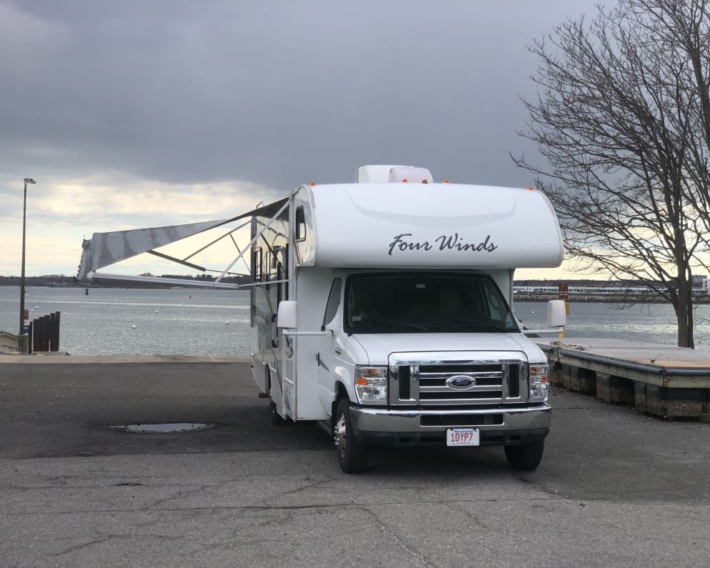2011 Four Winds Four Winds Motorhome Class C for rent in SALEM Massachusetts