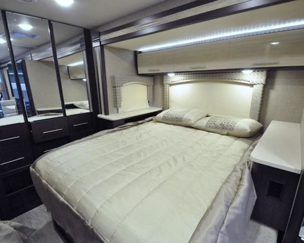 2019 Class A RV for Rent in Spanaway, Washington