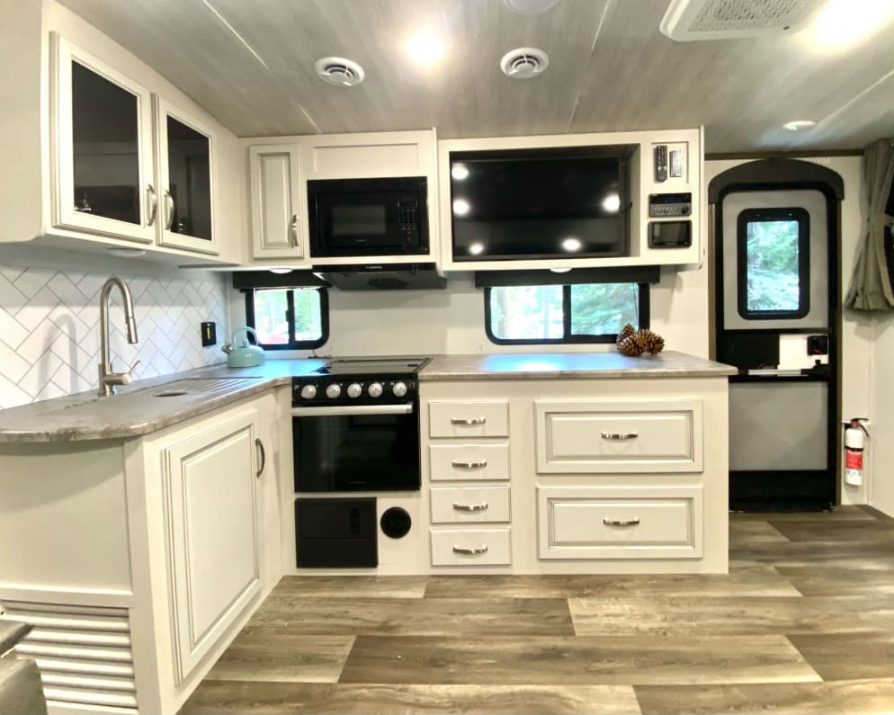 2022 Cougar Half-Ton  by Keystone for rent in 95667