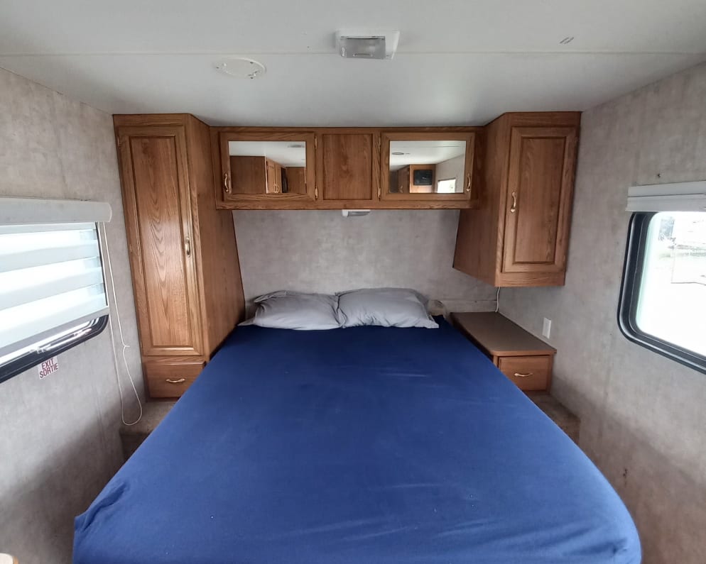2005 Fleetwood 240bh available for rent in Rocky View County Alberta