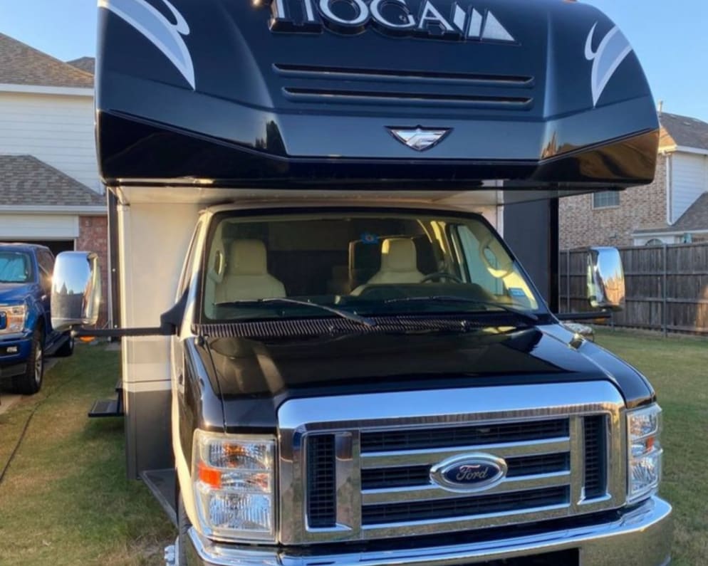 2012 Tioga Tioga Motorhome available for rent in Lockhart Texas
