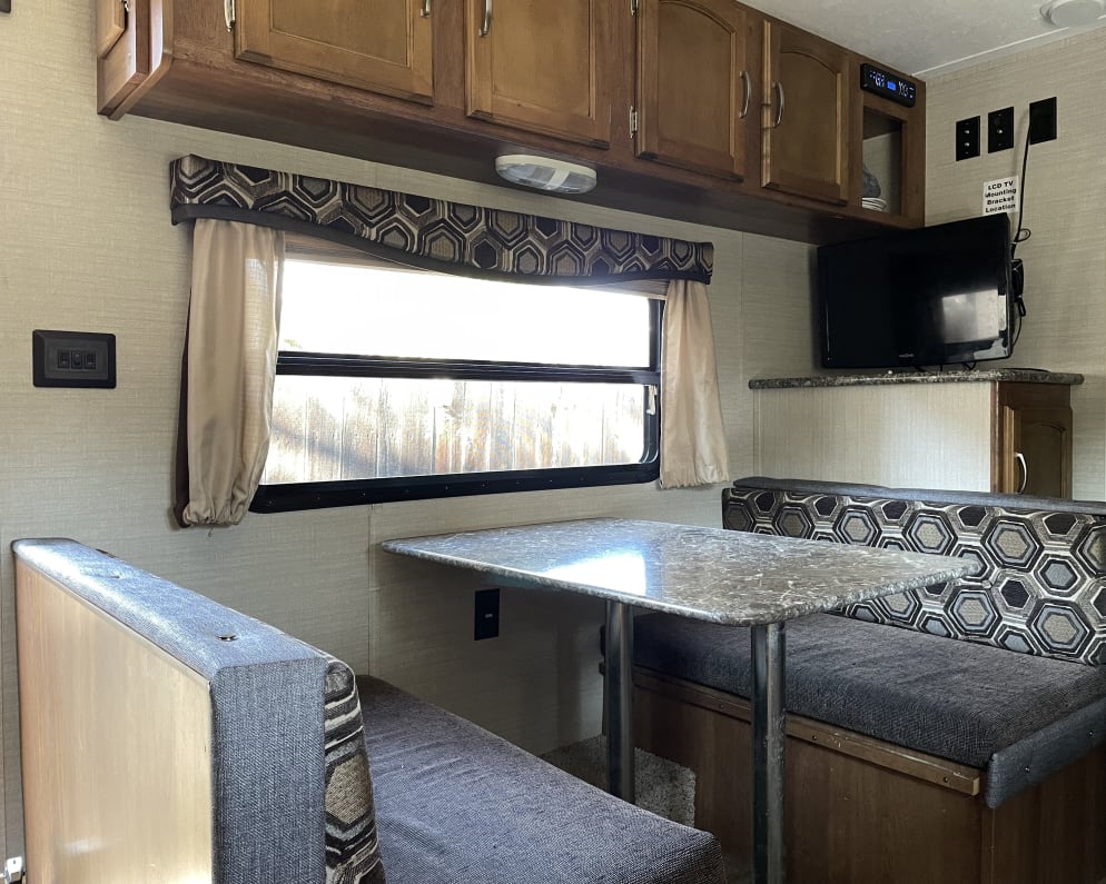 2016 Springdale  by Keystone RV for rent in 93720
