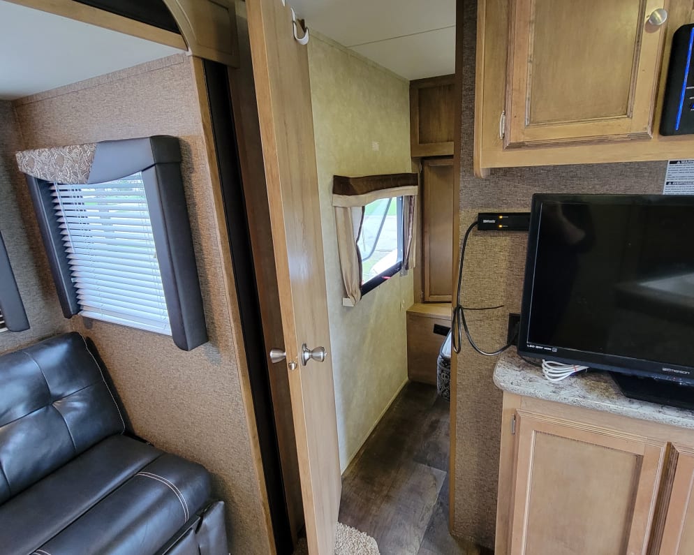2016 Gulf Stream Gulf Breeze Ultra Lite Travel Trailer for rent in Beausejour Manitoba