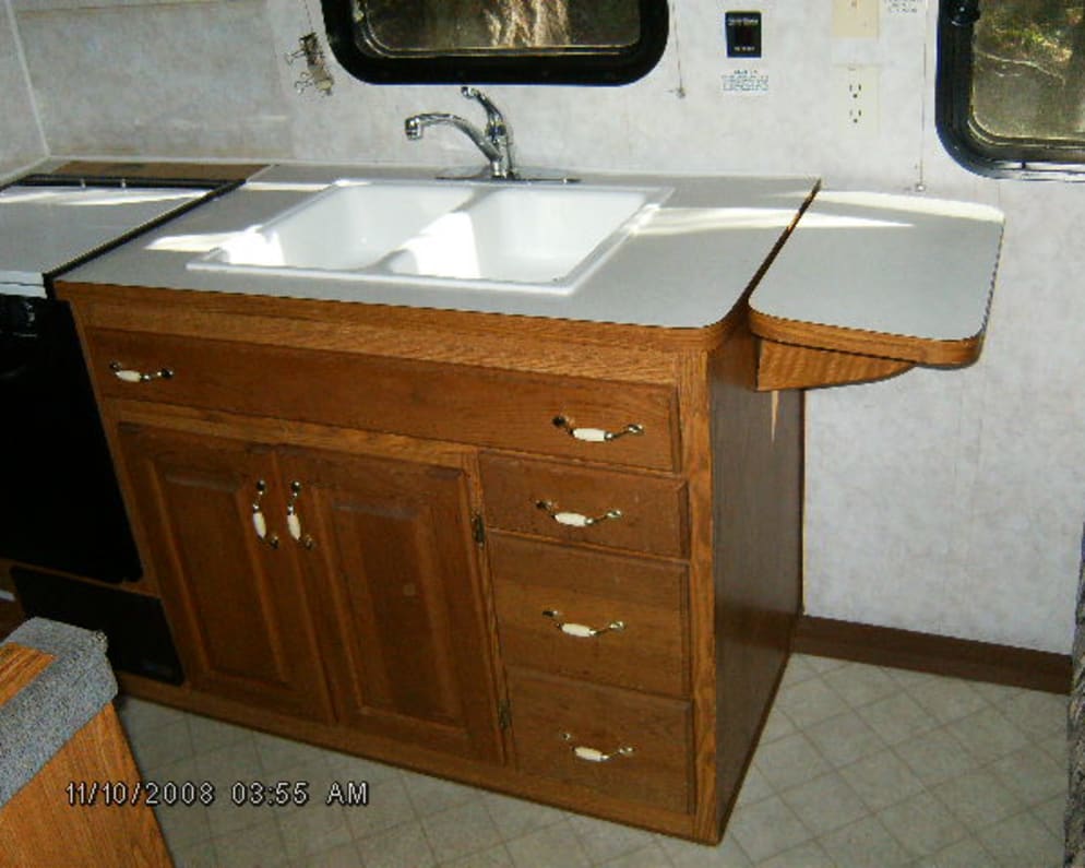 2001 Fifth Wheel RV for Rent in Chemainus, British Columbia