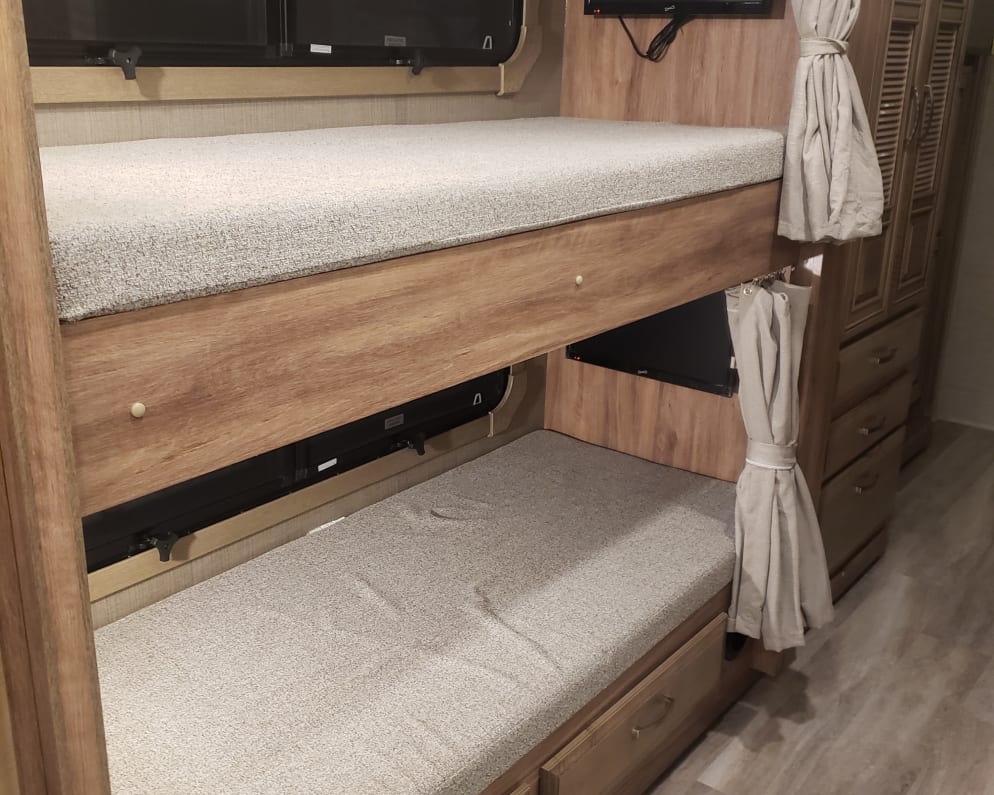 2021 Seneca 37L  by Jayco for rent in 93465