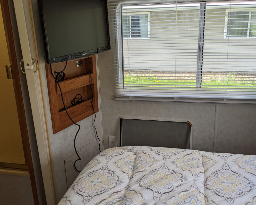 2003 Atlantis  by Holiday Rambler for rent in 56345