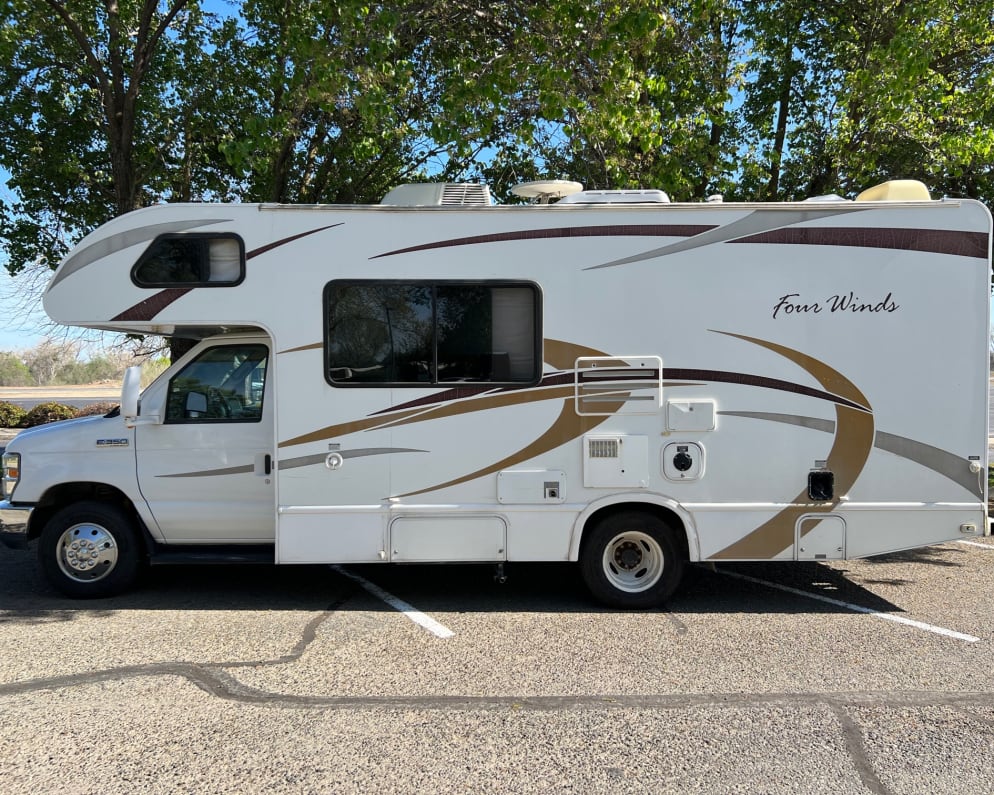 2013 Thor Four Winds Class C for rent in Sacramento California
