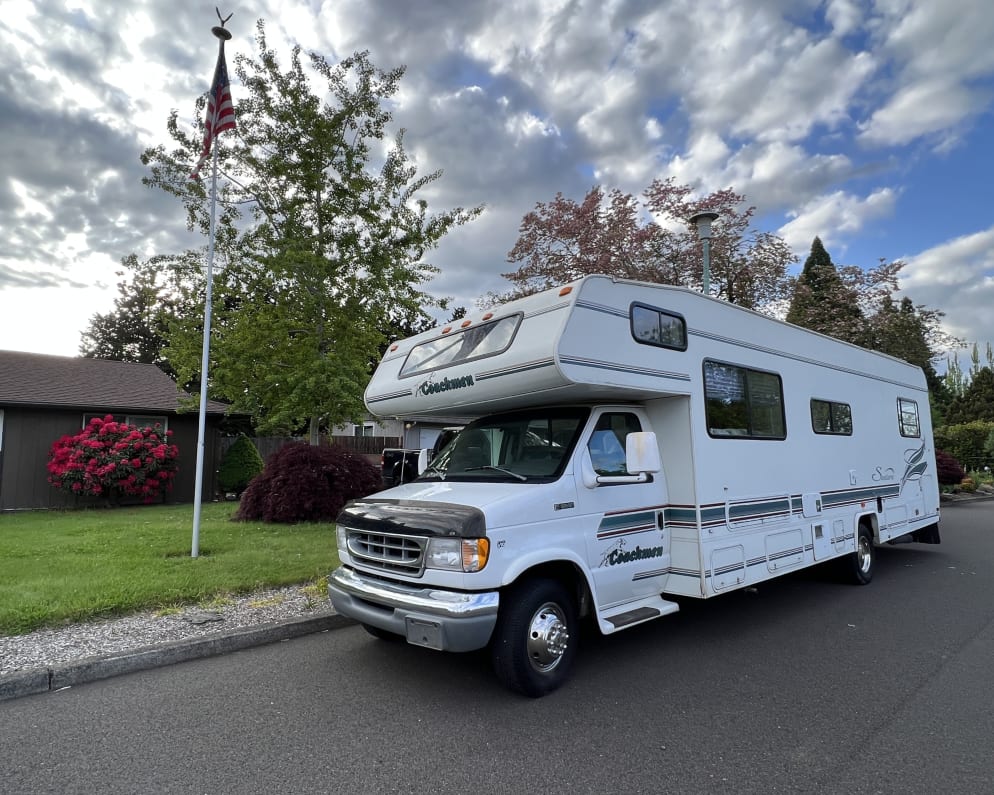 1998 Class C RV for Rent in Canby, Oregon