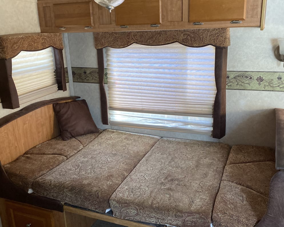 2010 Rockwood Signature Ultra  by Forest River for rent in 93420