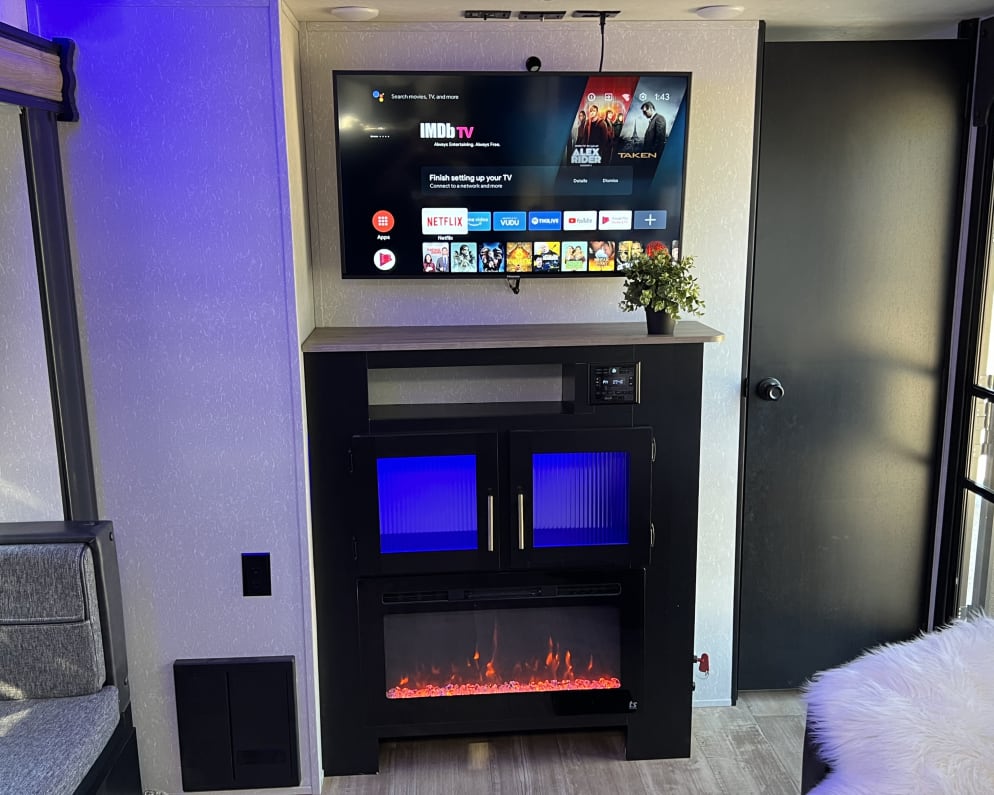 2021 Cherokee Grey Wolf  by Forest River for rent in 92223