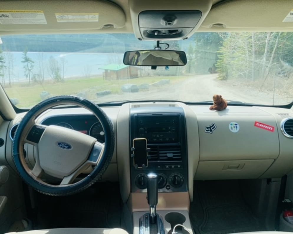 2006 Expplorer  by Ford for rent in V8M 1C5