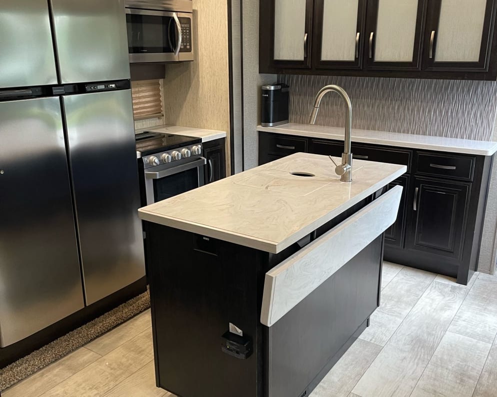 2019 Grand Design Momentum Toy Hauler Fifth Wheel for rent in Milan Michigan