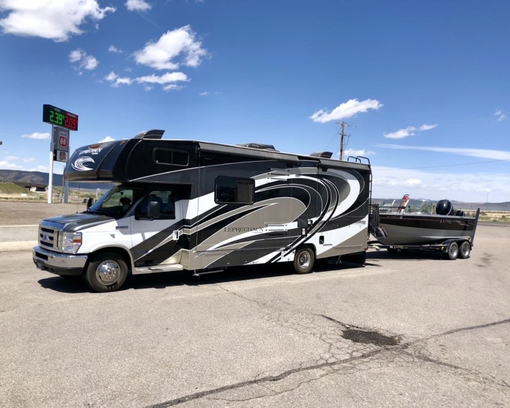 2017 Class C RV for Rent in Logandale, Nevada