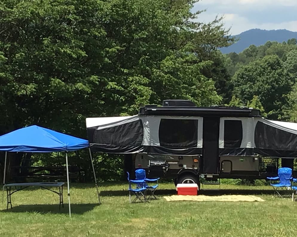 2021 Popup Trailer RV for Rent in Sylva, North Carolina