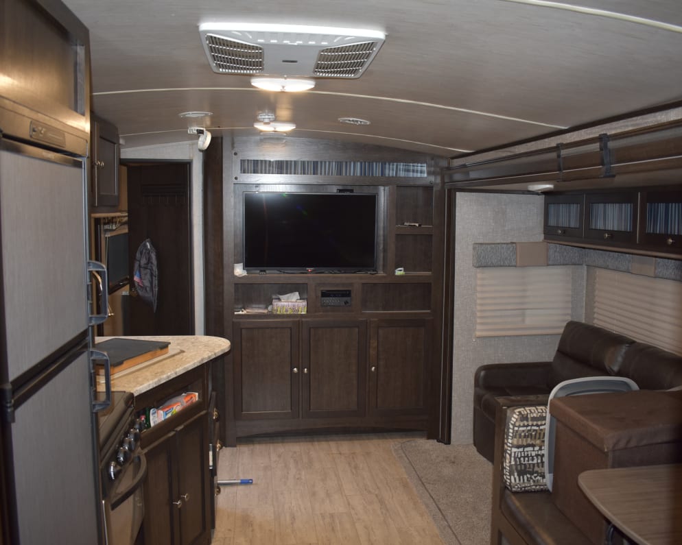 Travel Trailer RV for Rent in Riverside, California