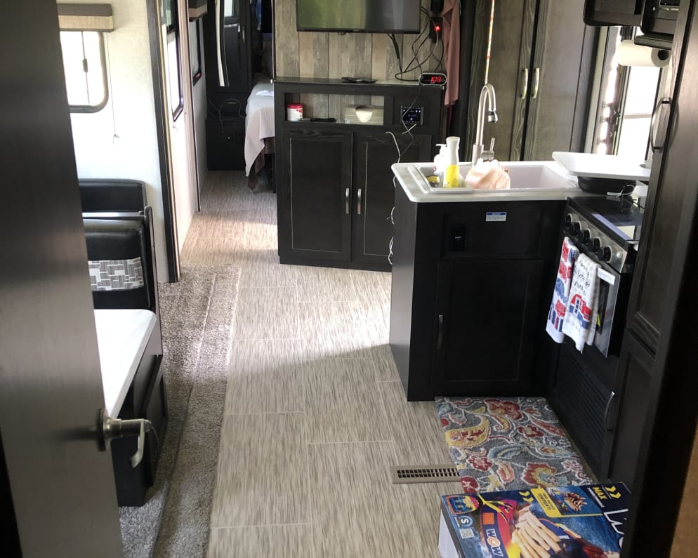 Travel Trailer RV for Rent in Hesston, Kansas