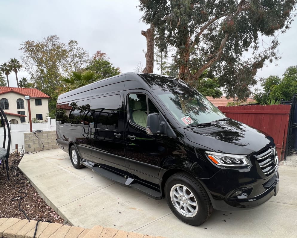 2023 Class B RV for Rent in Escondido, California - RVUSA.com