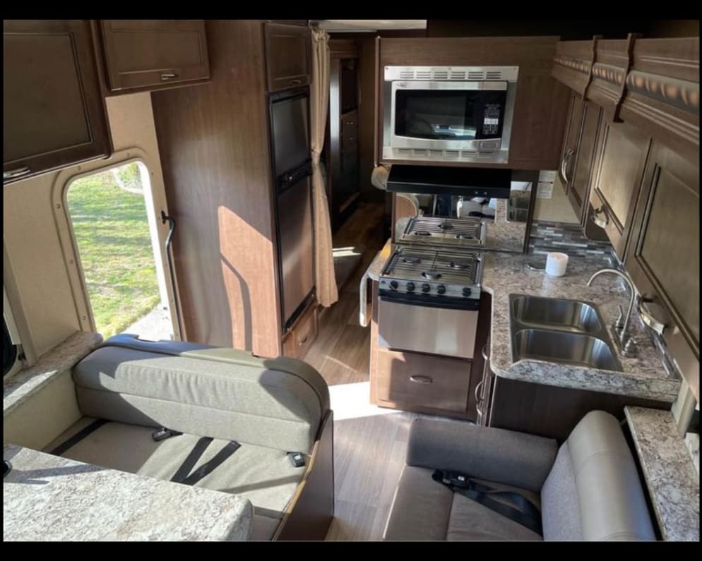 2017 Four Winds  by Other for rent in T2E 6W5