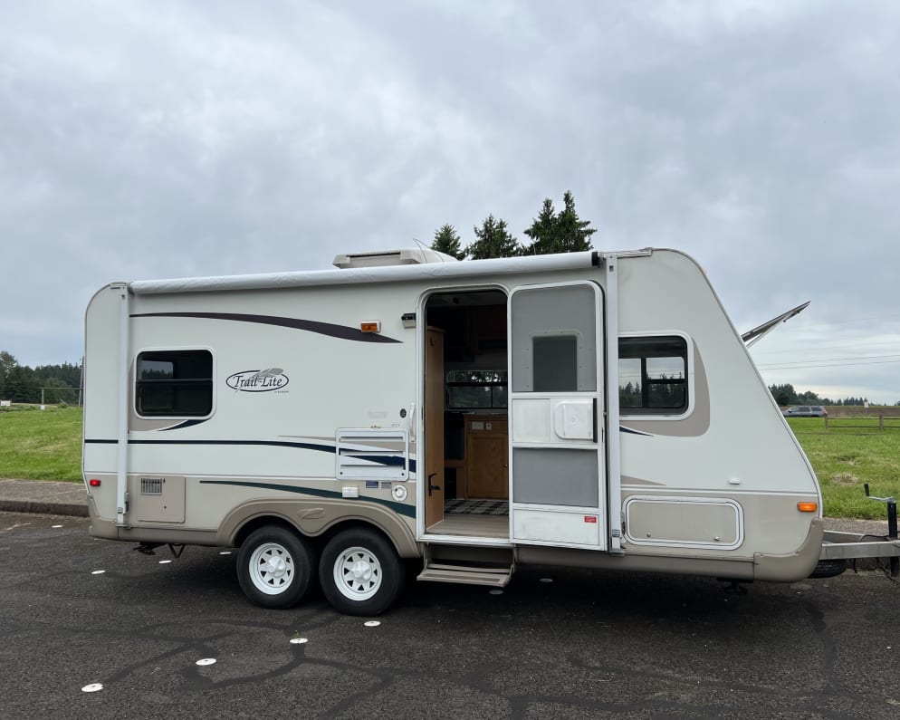 Travel Trailer RV for Rent in Woodburn, Oregon