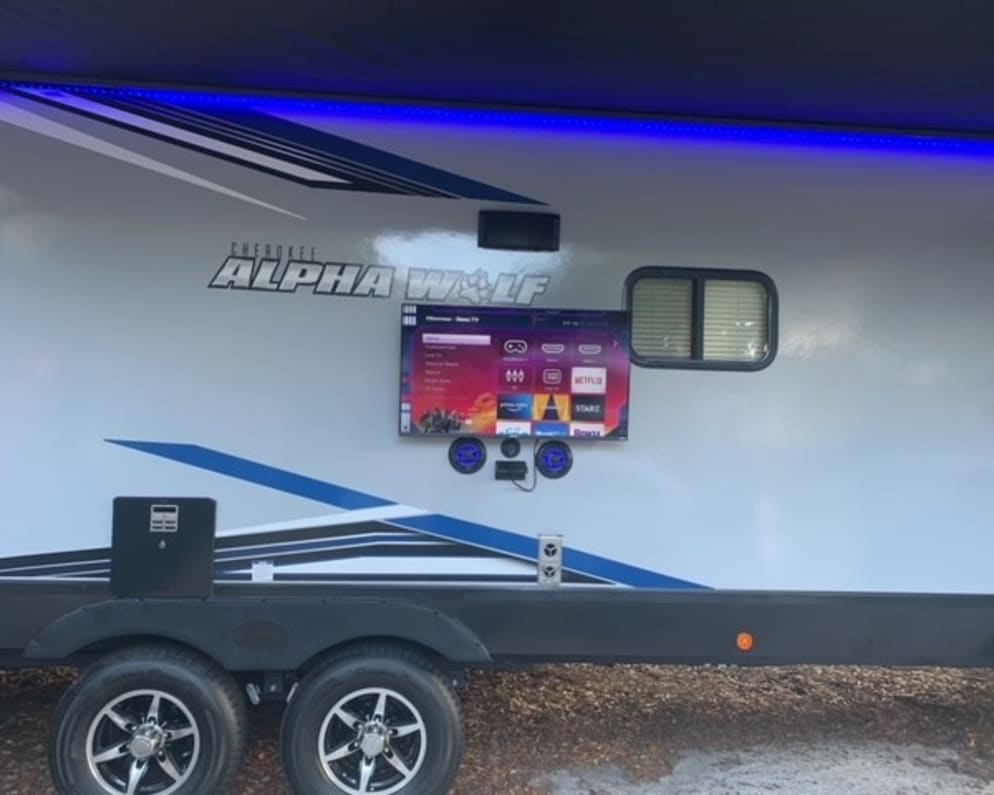 2022 Forest River Cherokee Alpha Wolf available for rent in Jacksonville Florida
