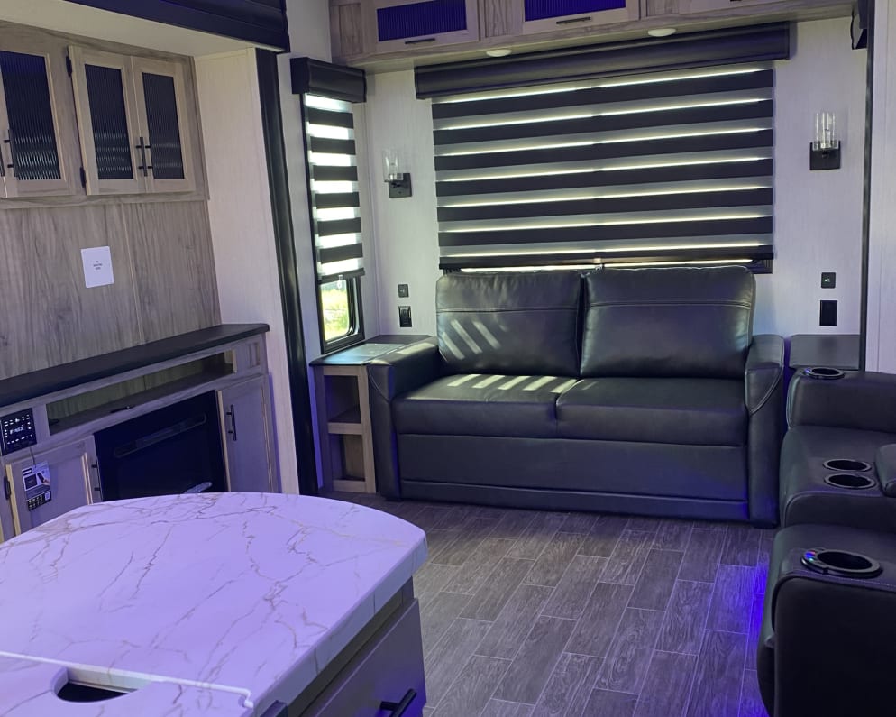 2022 Fifth Wheel RV for Rent in keenesburg, Colorado