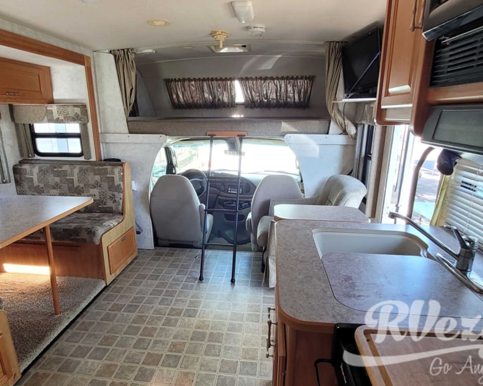 2007 Winnebago Chalet